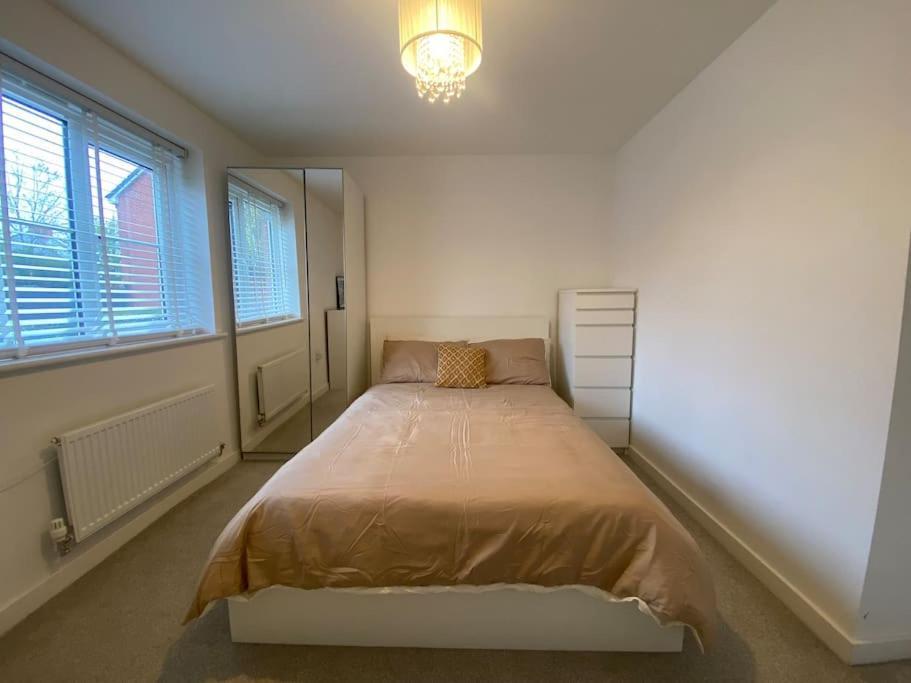 2 Bedroom Private Spacious Apartment In West Midlands Birmingham Luaran gambar