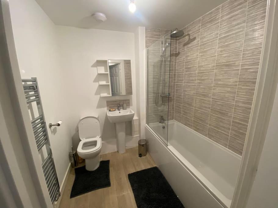 2 Bedroom Private Spacious Apartment In West Midlands Birmingham Luaran gambar