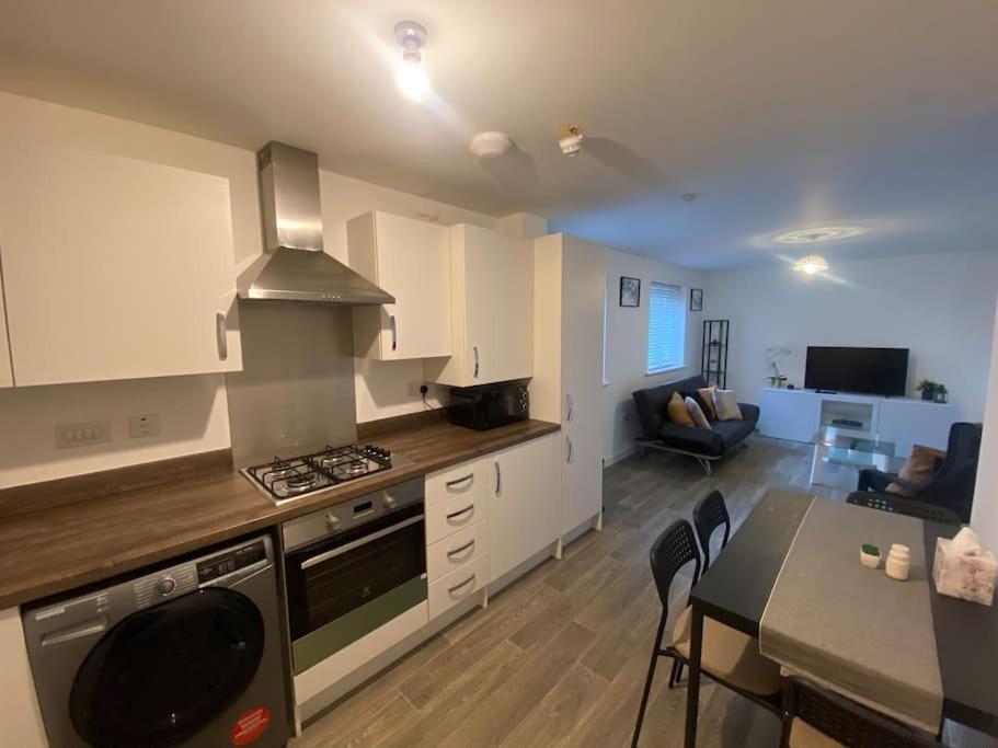 2 Bedroom Private Spacious Apartment In West Midlands Birmingham Luaran gambar